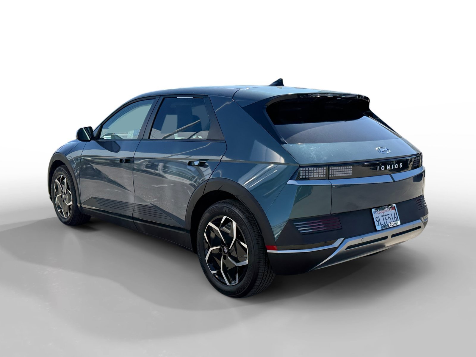 Certified Used 2024 Digital Teal Hyundai SEL image 3