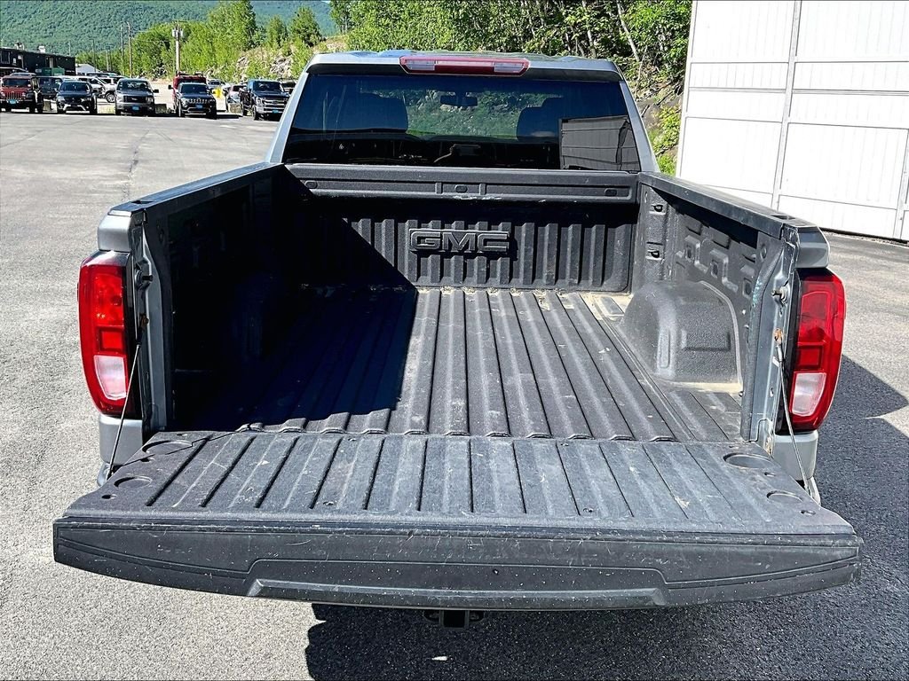 Used 2019 Smokey Quartz Metallic GMC SLE image 29