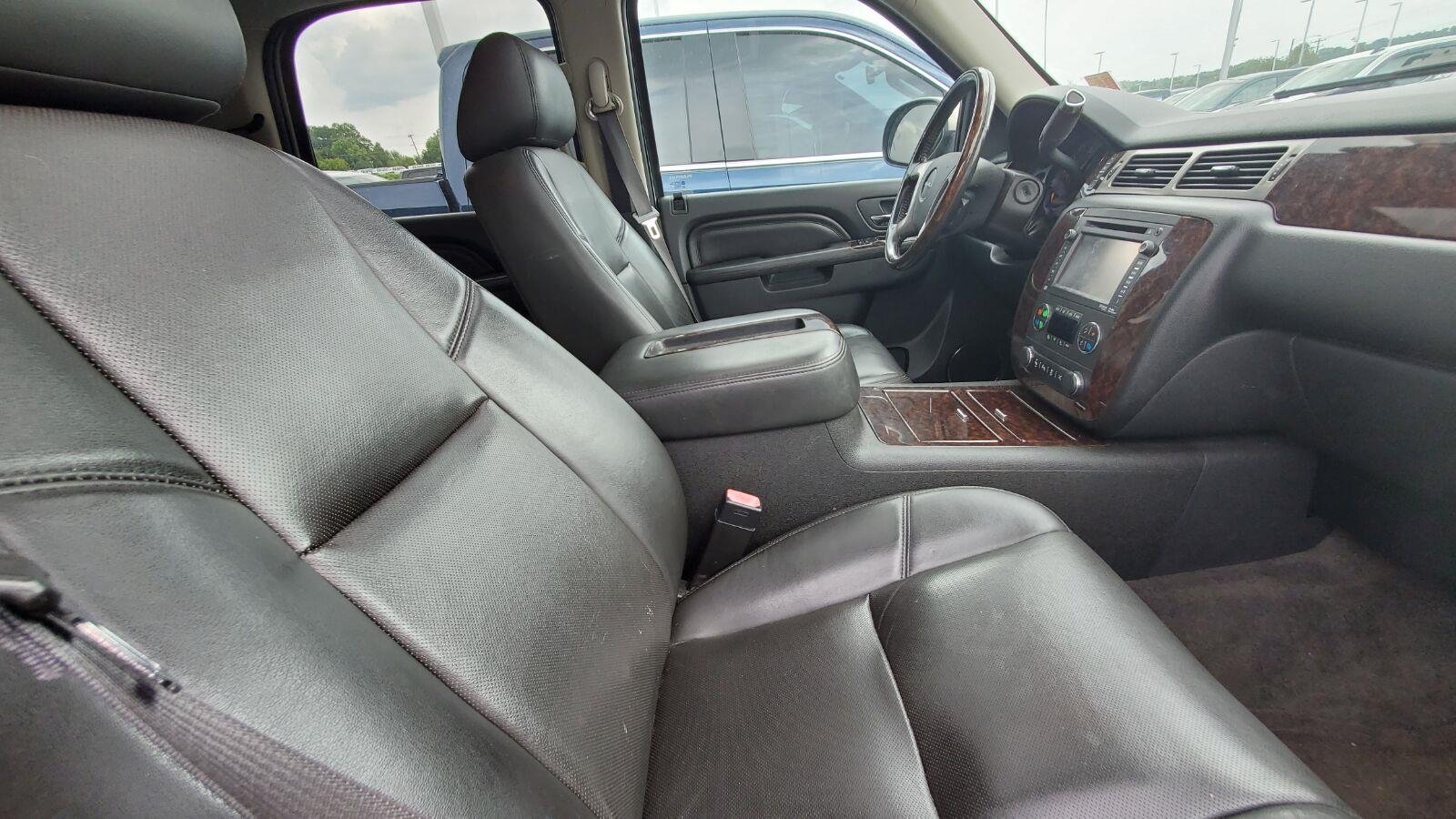 Used 2013 CHAMPAGNE SILVER METALLIC GMC Denali image 4
