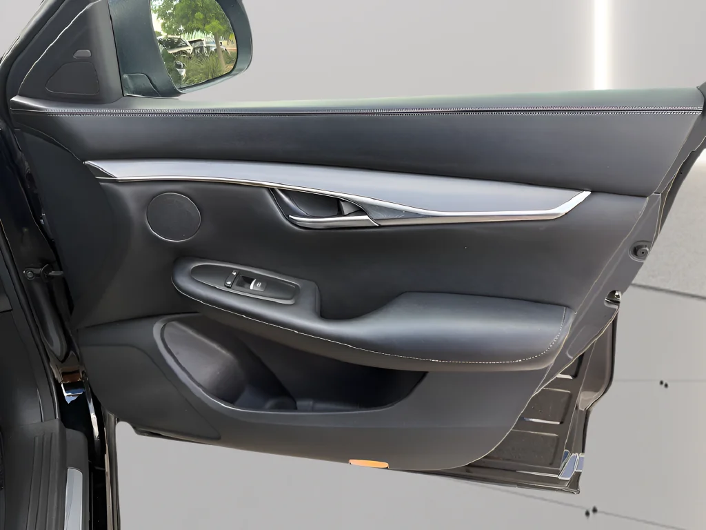 Used 2024 Black INFINITI LUXE image 37