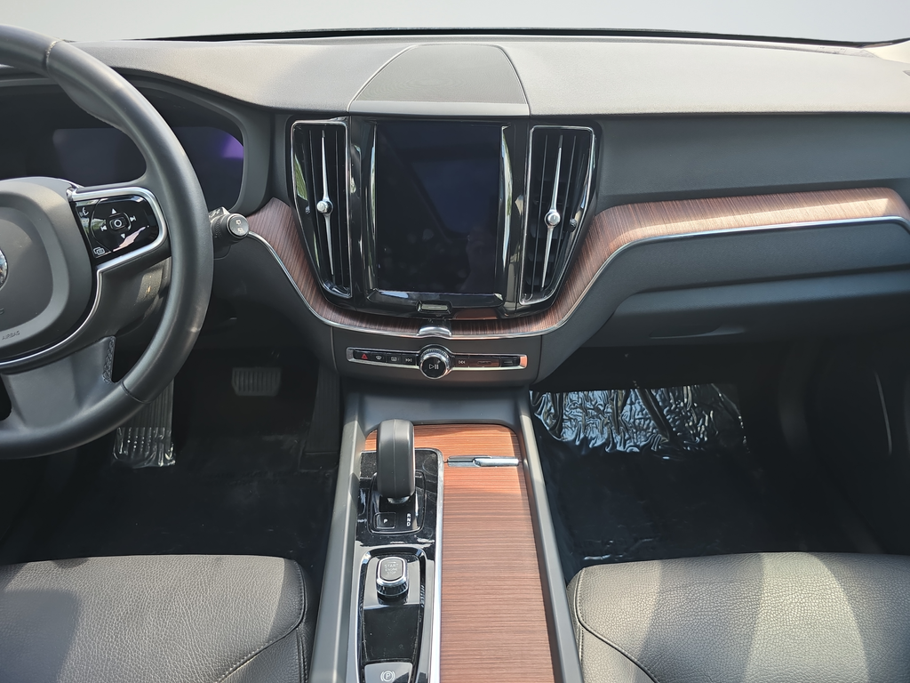 2023 Volvo XC60 Plus - Photo 19