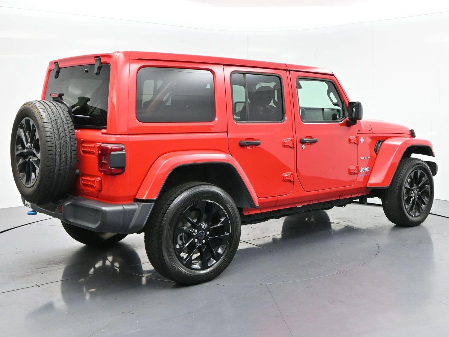 Used 2024 Firecracker Red Clearcoat Jeep Sahara image 7