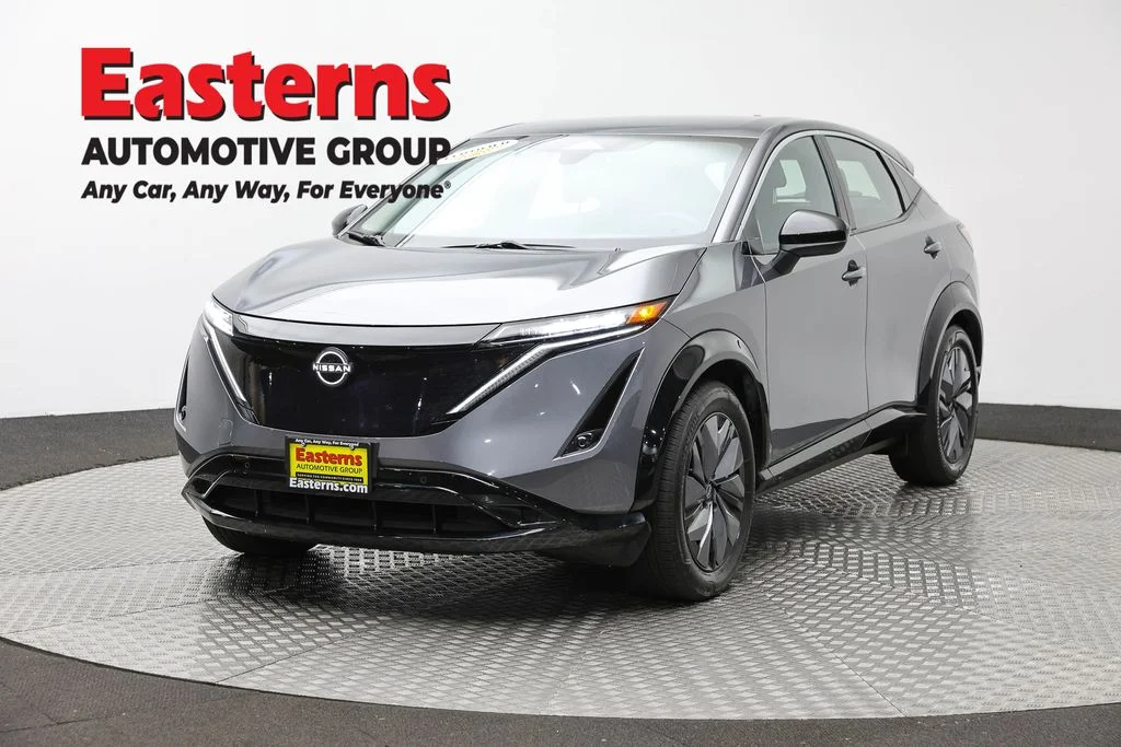 Used 2023 Gray Nissan ENGAGE image 1