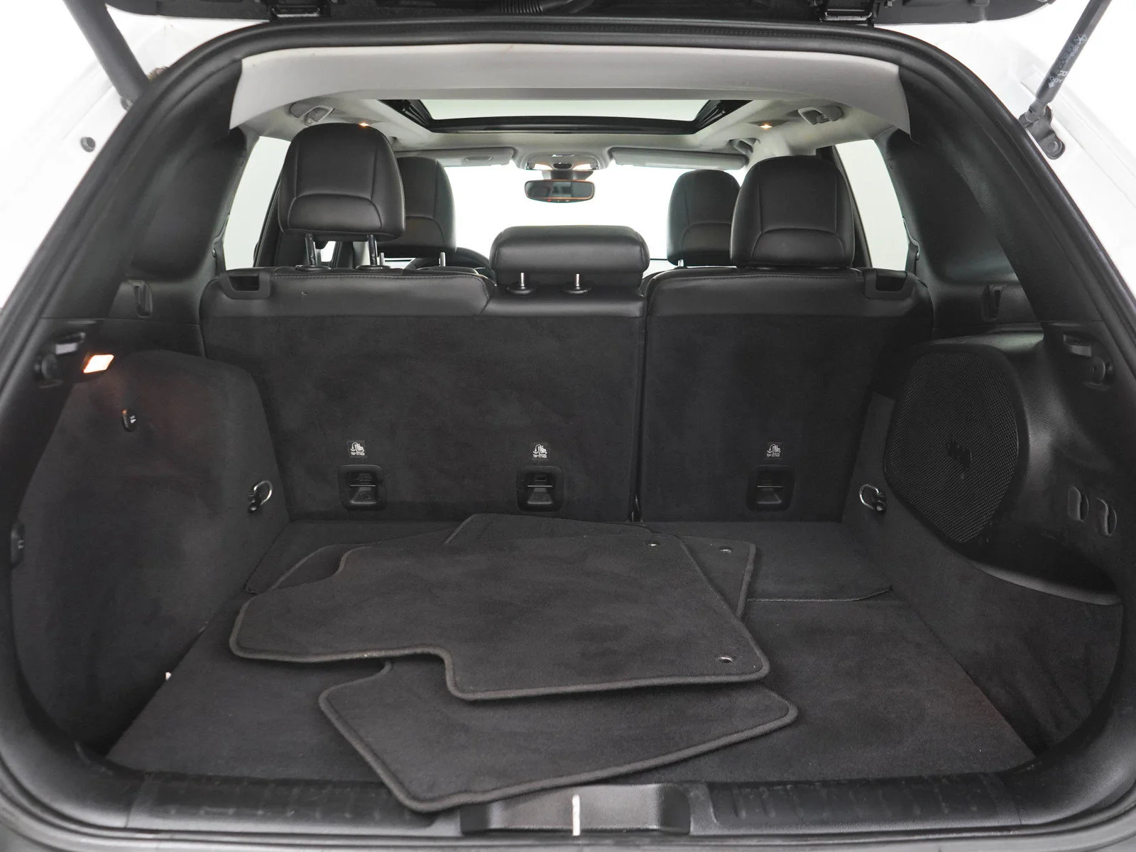 Used 2019 Bright White Clearcoat Jeep Limited image 9