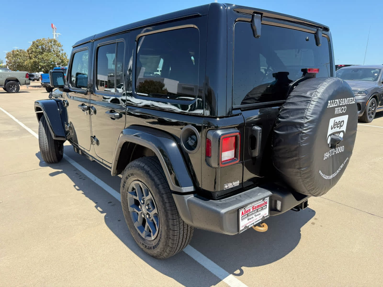 New 2026 Black Clear-Coat Exterior Paint Jeep 85th Anniversary image 8