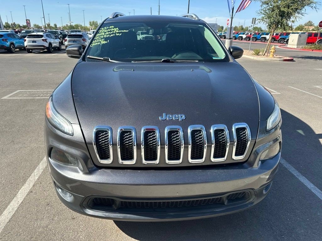 Used 2018 Gray Jeep Latitude Plus FWD image 8