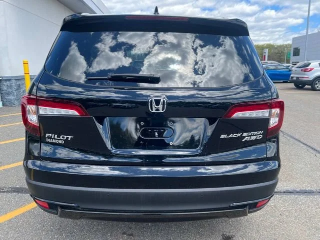 Certified Used 2020 Black Honda Black Edition image 4
