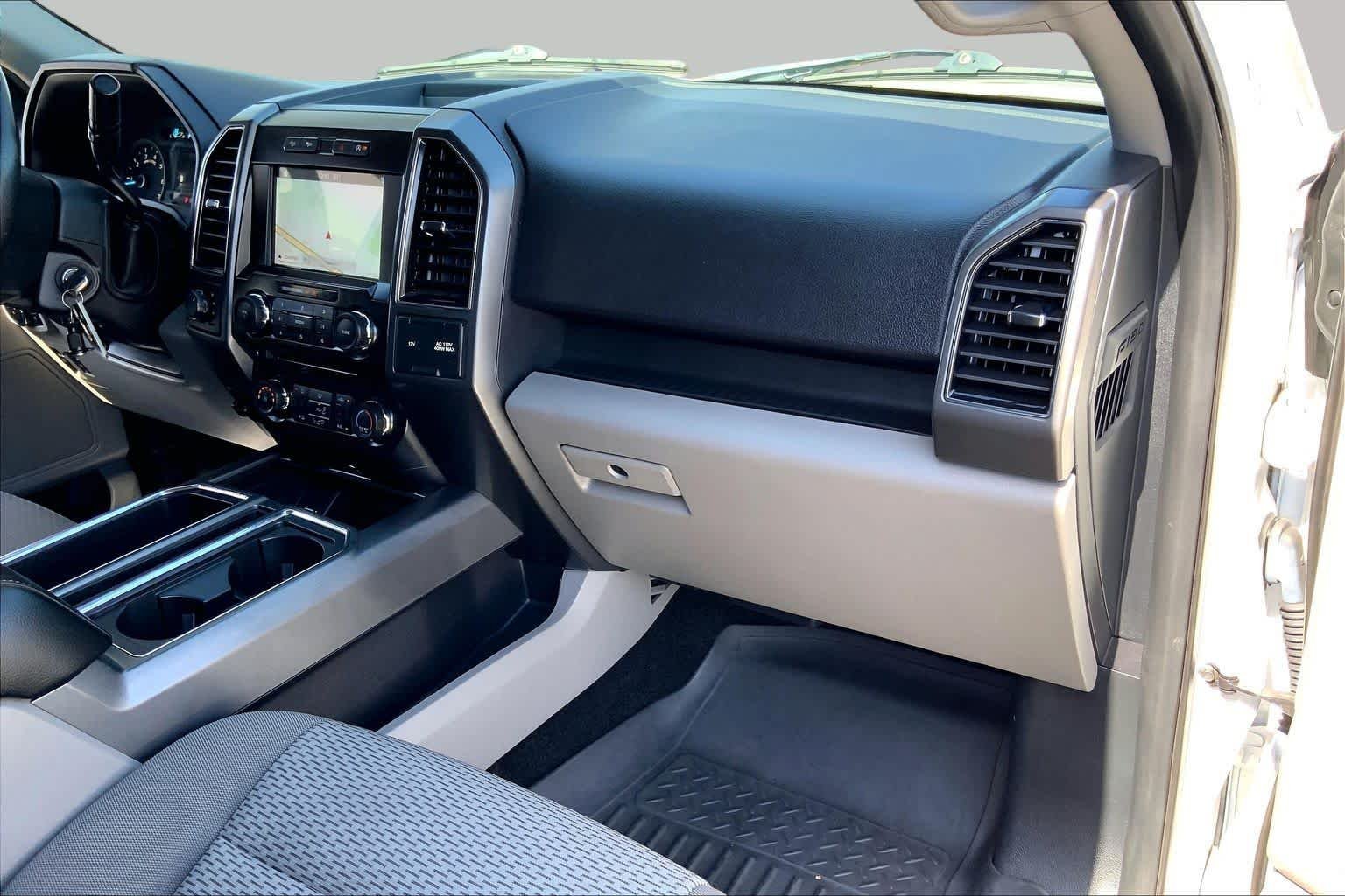 Used 2018 Oxford White Ford XLT image 15