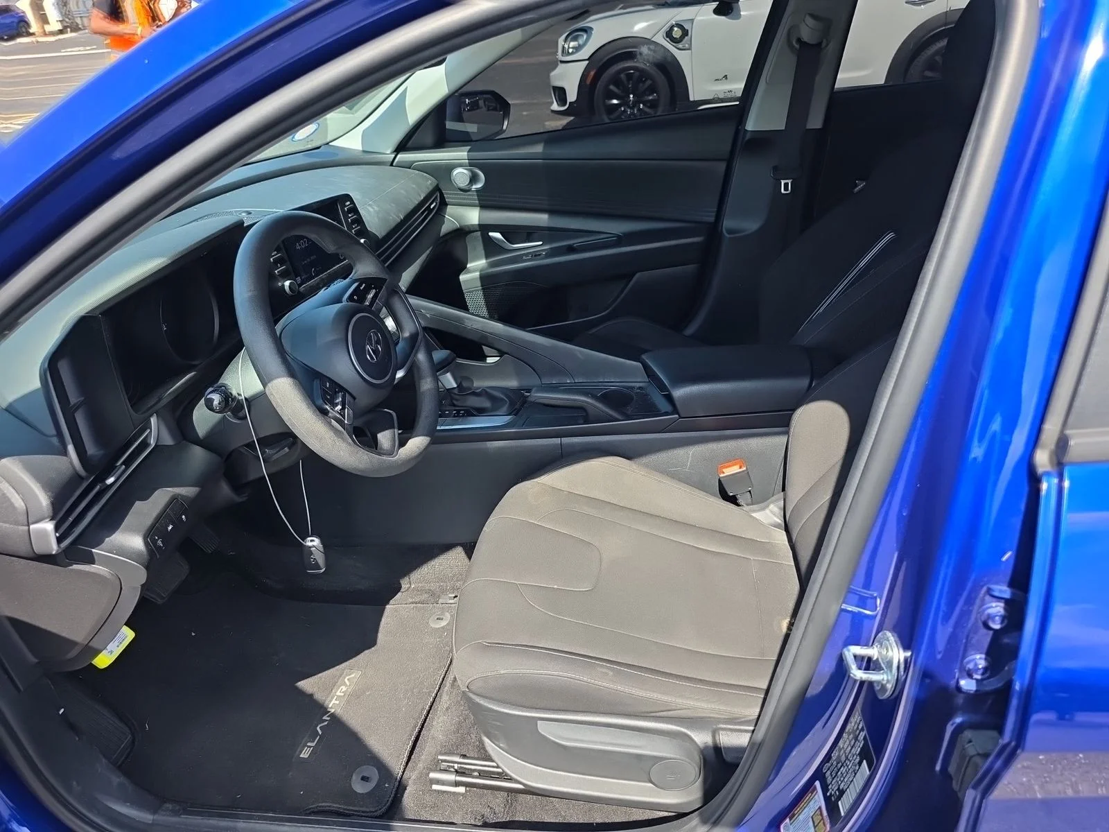 Used 2023 Blue Hyundai SEL image 3