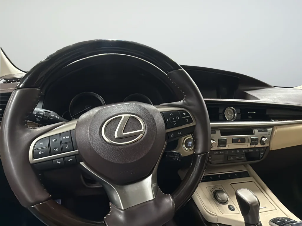 Used 2017 White Lexus 350 image 11