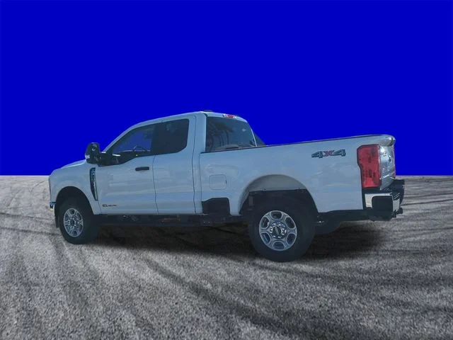 New 2026 Oxford White Ford F-250® XLT image 6