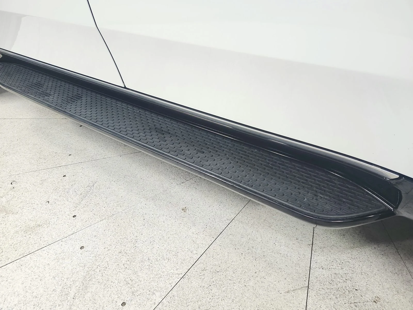 Used 2025 Bright White Clearcoat Jeep Base image 51