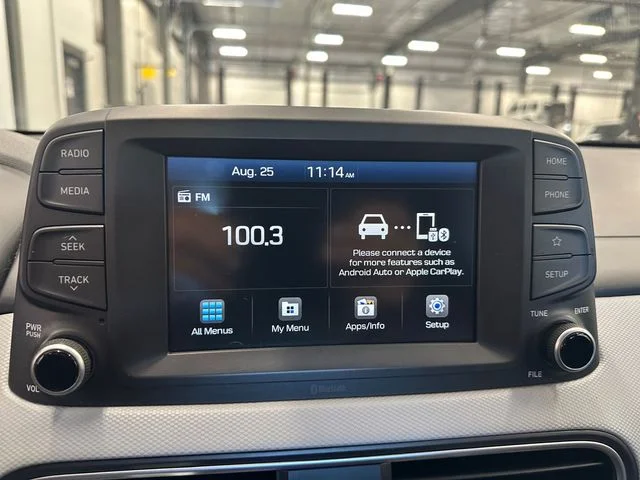 Used 2021 Red Hyundai SE image 27