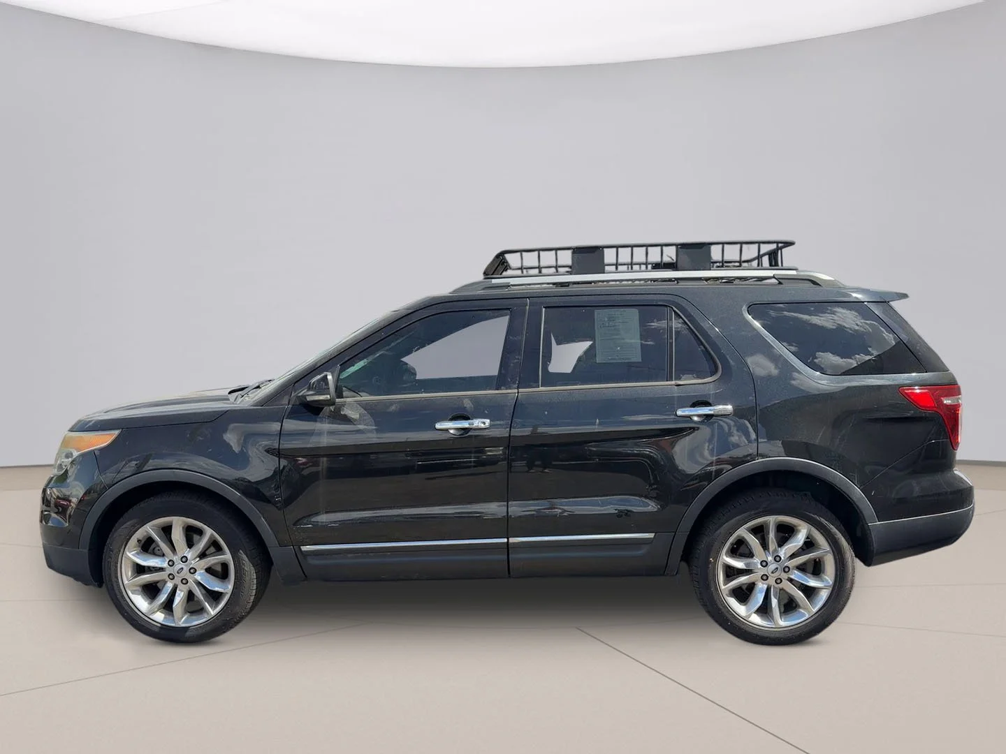 Used 2014 Black Ford LIMITED image 2