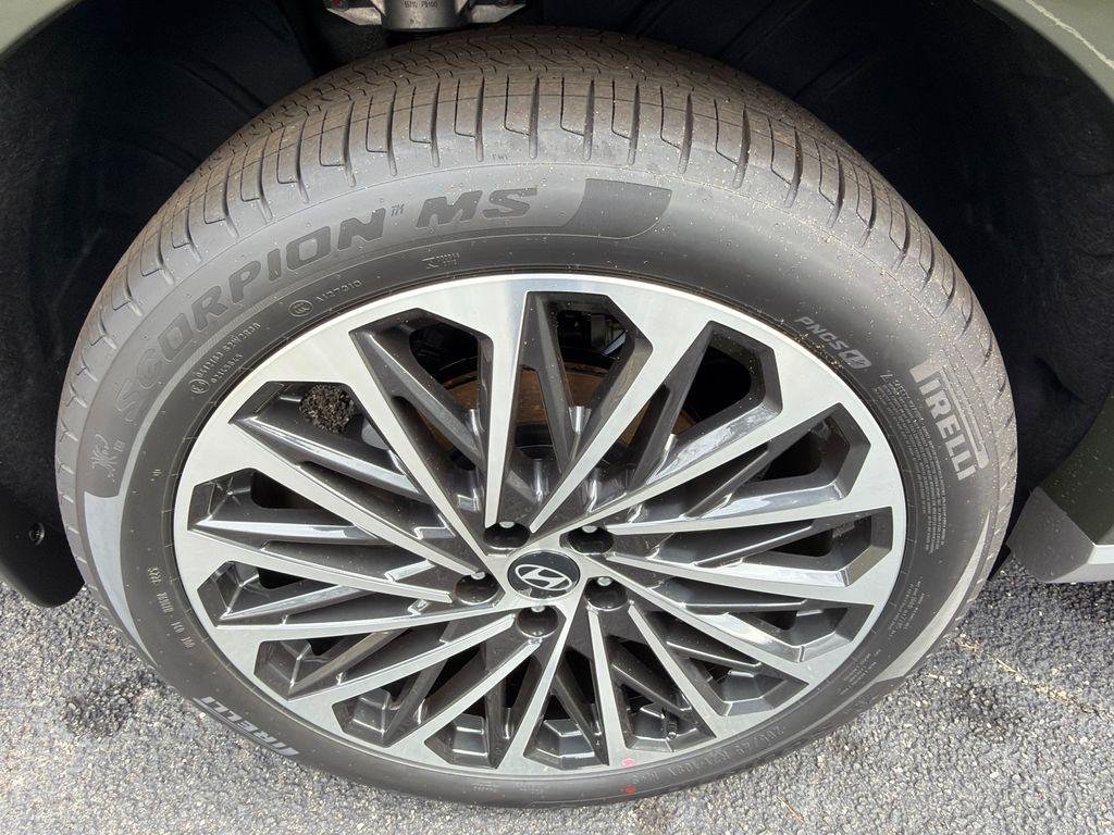 New 2026 Silver Hyundai Calligraphy FWD image 17