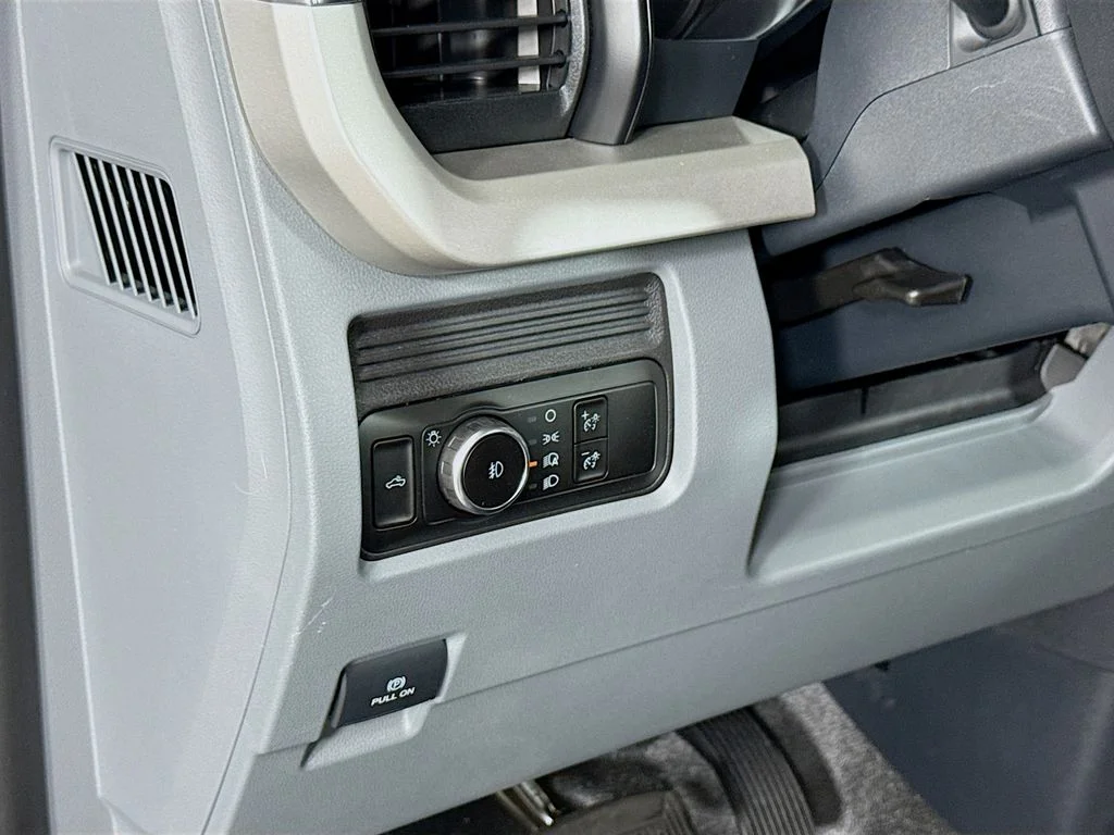 New 2026 Oxford White Ford XL image 10