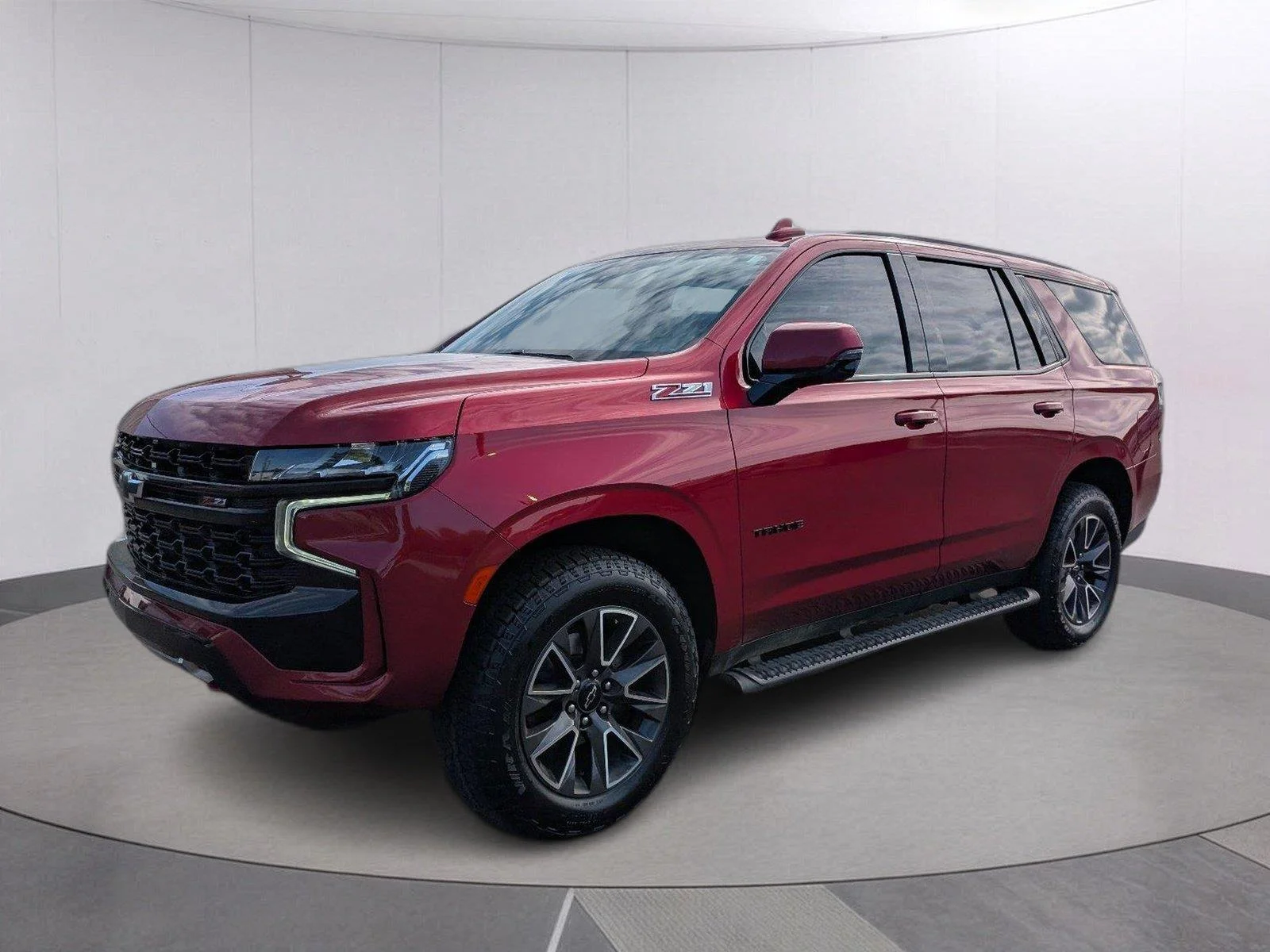 Used 2023 RADIANT RED TINTCOAT Chevrolet Z71 image 1