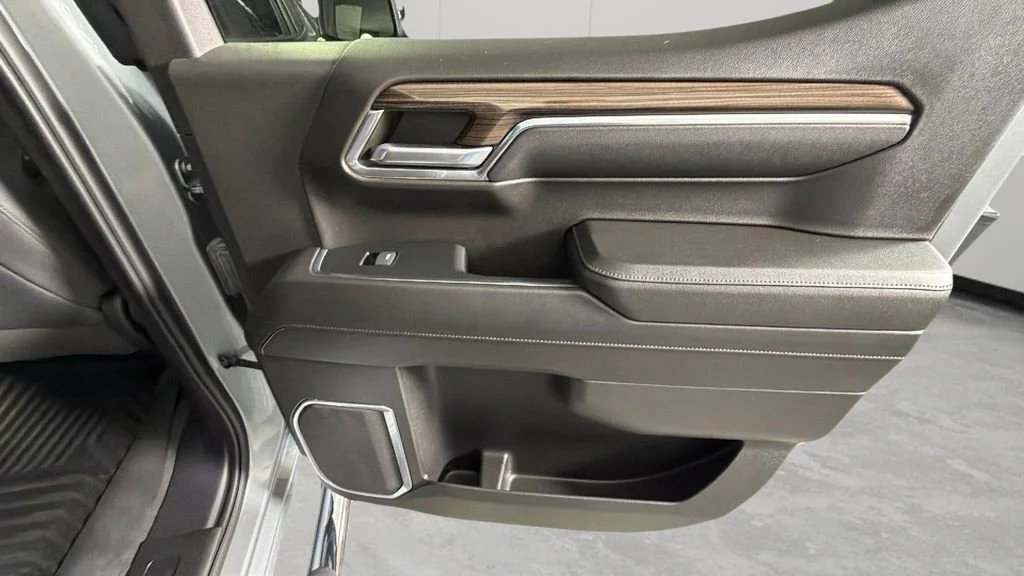 Used 2024 Sterling Gray Metallic Chevrolet LT image 32