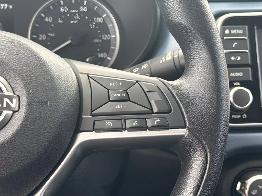 Used 2025 Silver Nissan 1.6 SV image 14