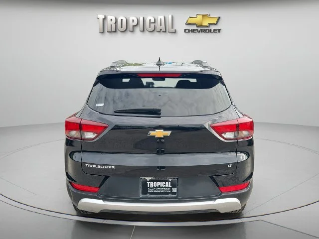 Used 2023 MOSAIC BLACK METALLIC Chevrolet LT image 4