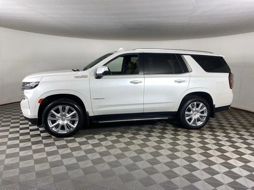 Used 2024 Iridescent Pearl Tricoat Chevrolet High Country image 4