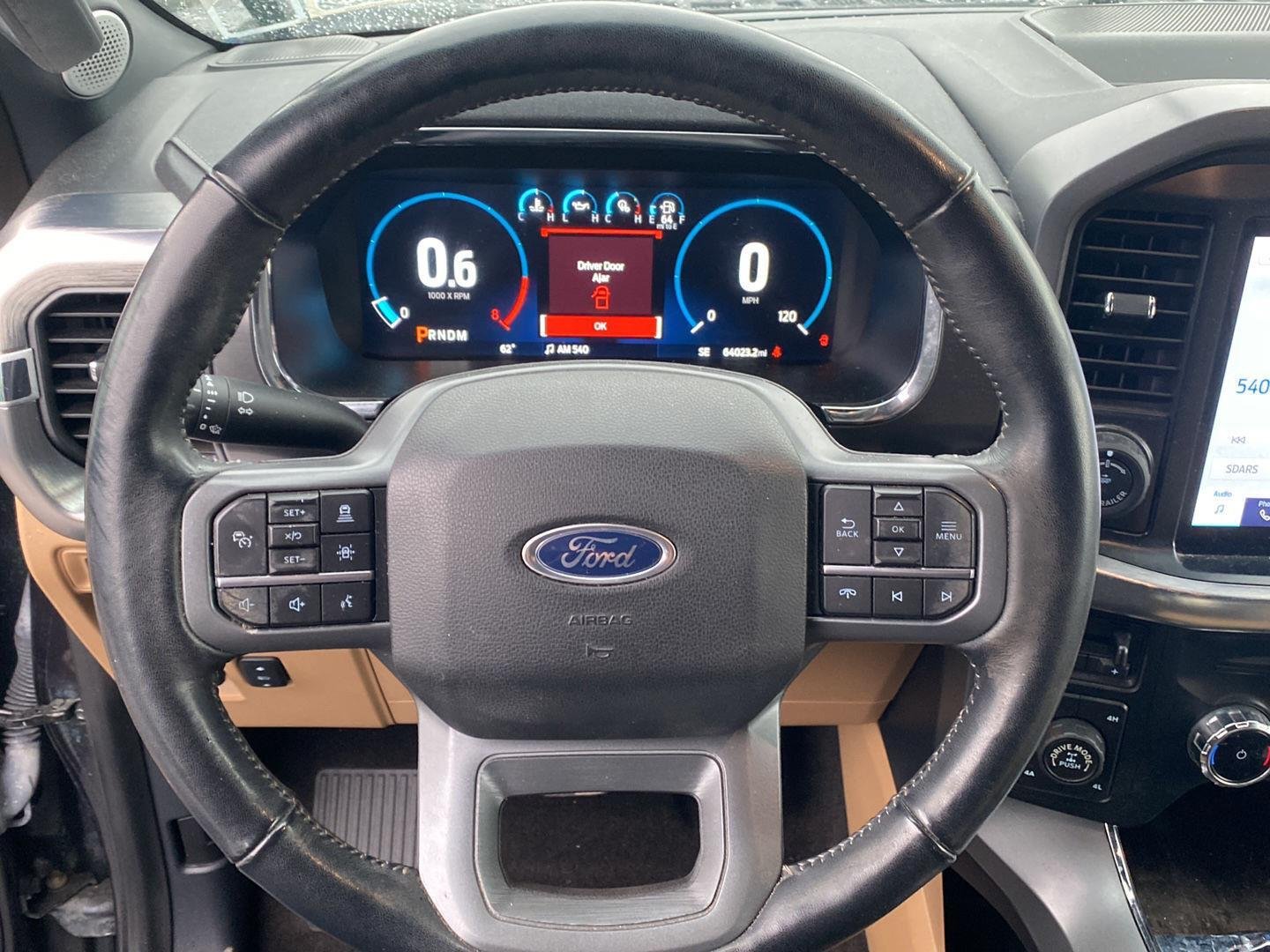 Used 2022 Smoked Quartz Metallic Tinted Clearcoat Ford LARIAT image 12