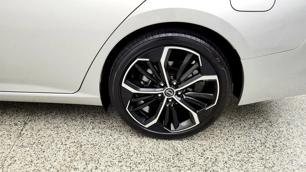 Used 2024 Brilliant Silver Metallic Nissan 2.5 SR Sedan w/ Premium Pkg feat. Moonroof image 9