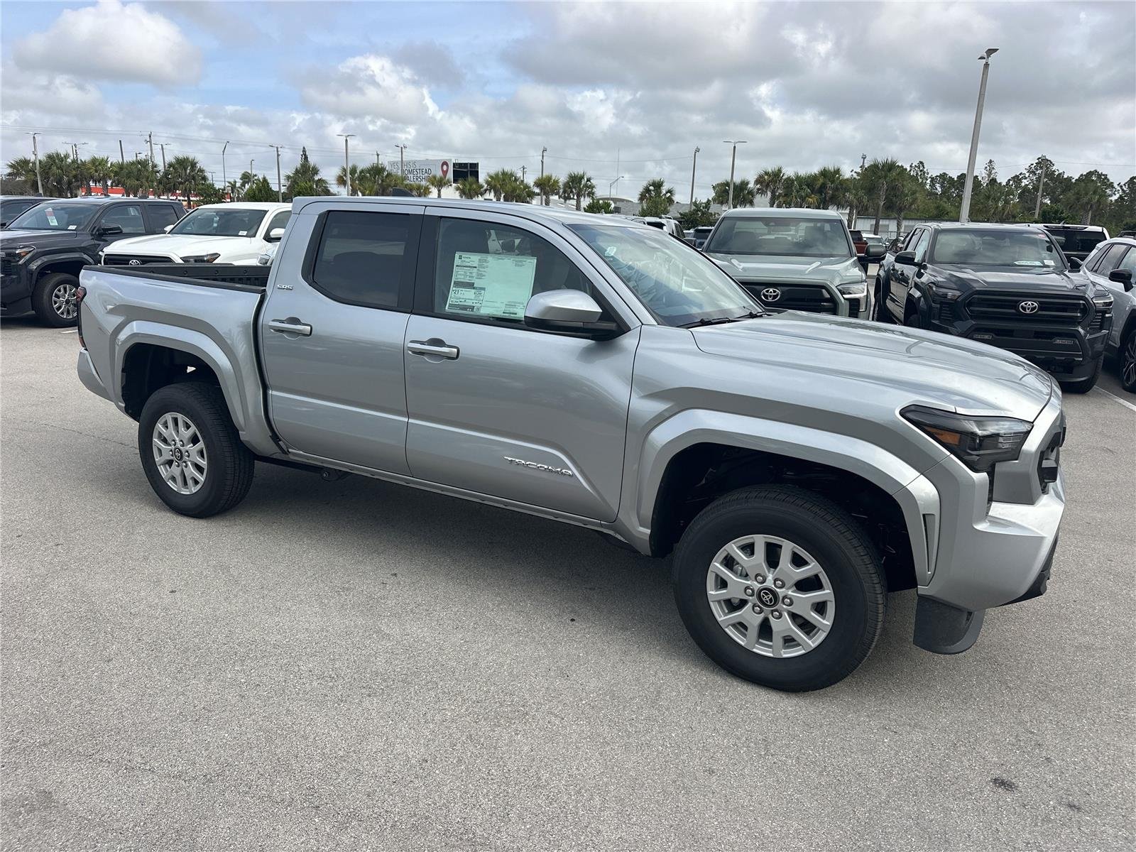 View vehicle photo 3