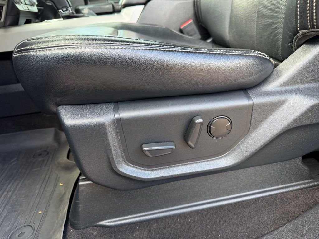 Used 2020 Agate Black Metallic Ford Lariat image 14