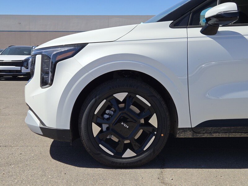 New 2026 Snow White Pearl Kia EX image 5