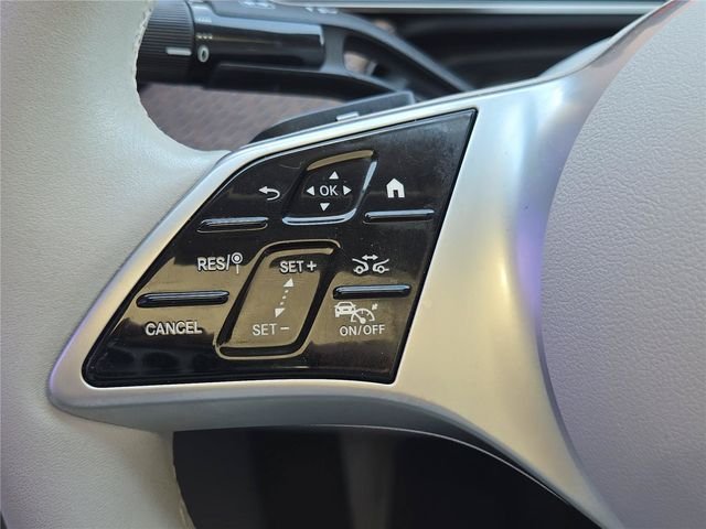 Used 2023  Mercedes-Benz 350+ Sedan image 23