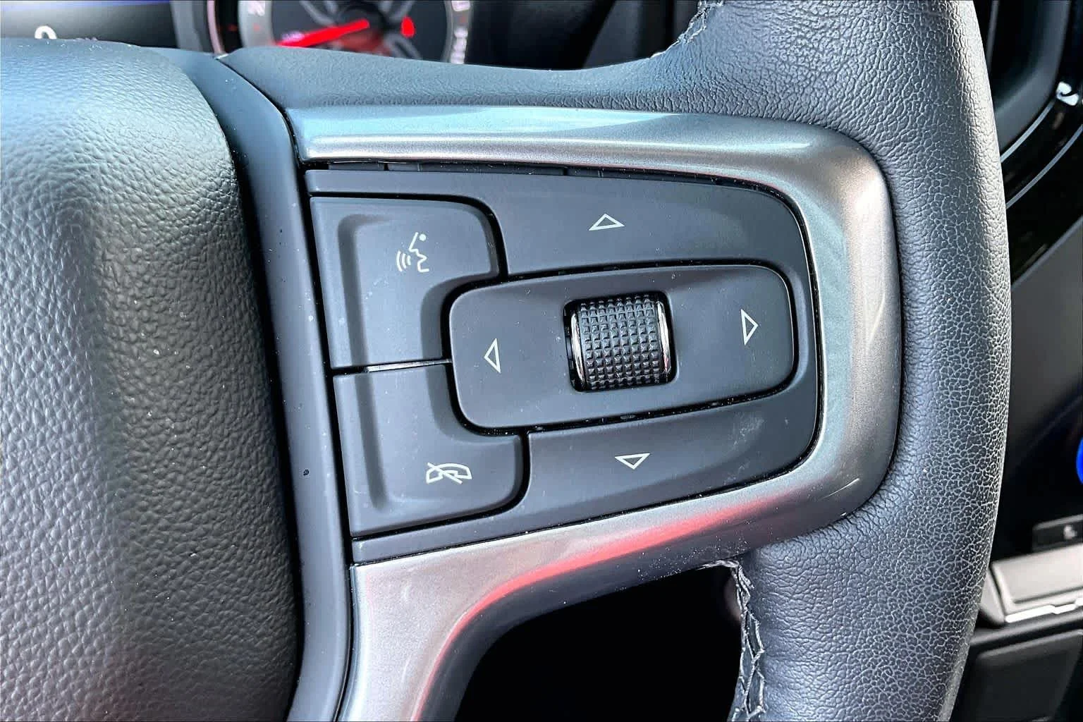Used 2022 Summit White Chevrolet RST image 19