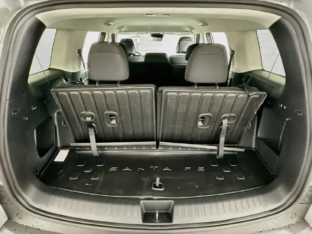 New 2027 Silver Hyundai SE image 21