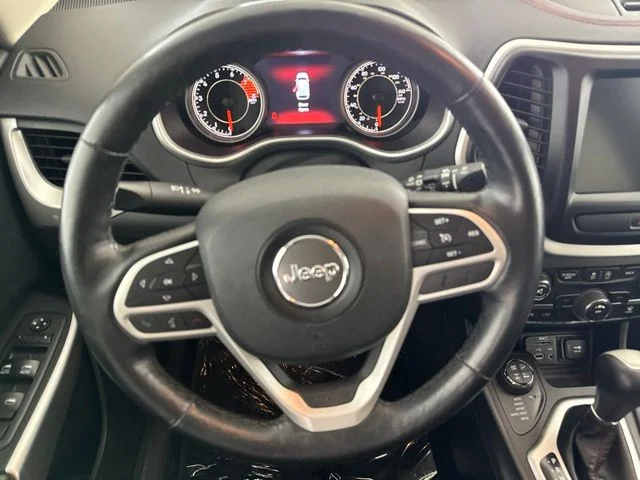 Used 2017 Black Jeep Trailhawk image 25