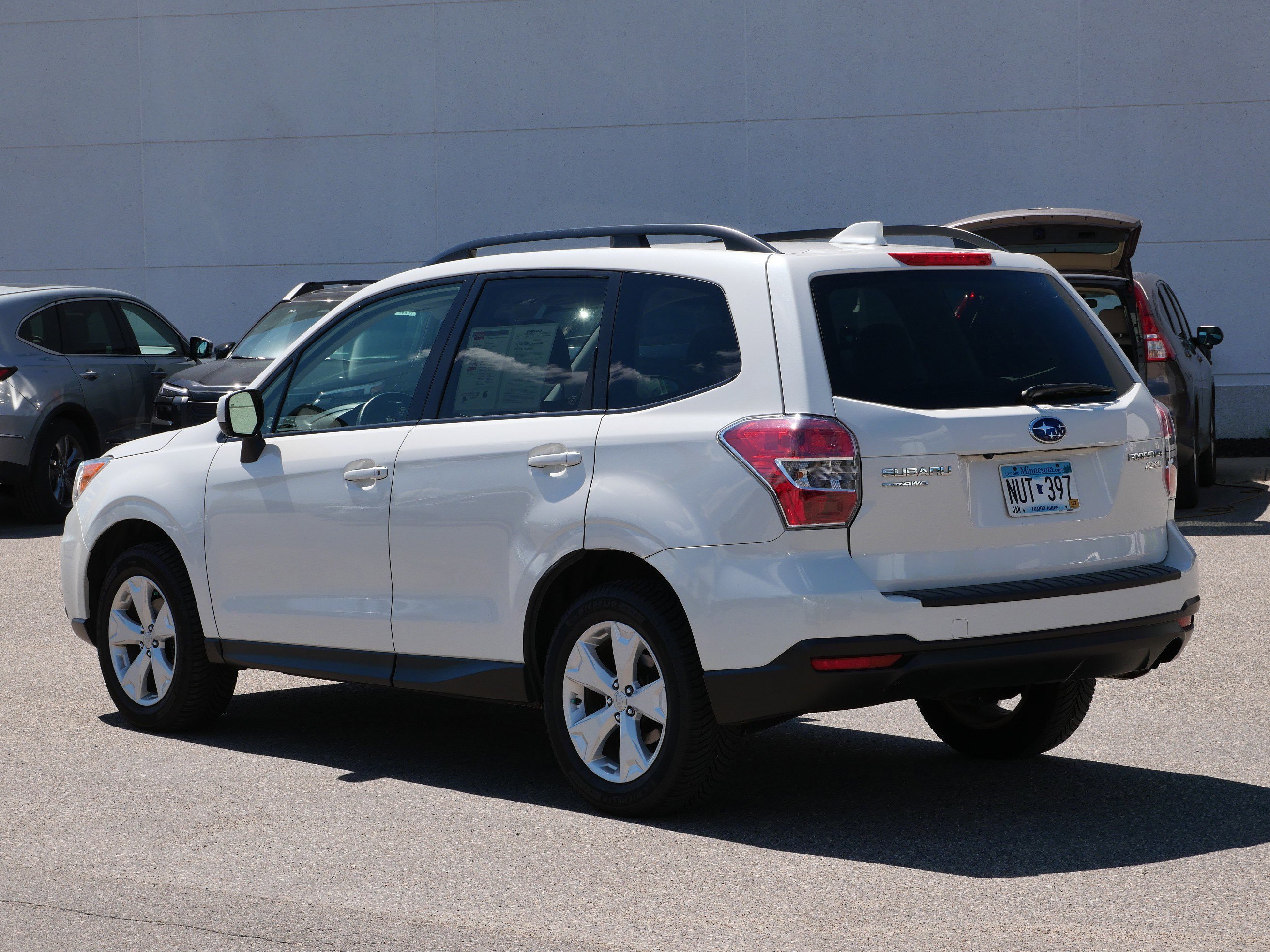 Used 2016 Crystal White Pearl Subaru 2.5i Premium image 5