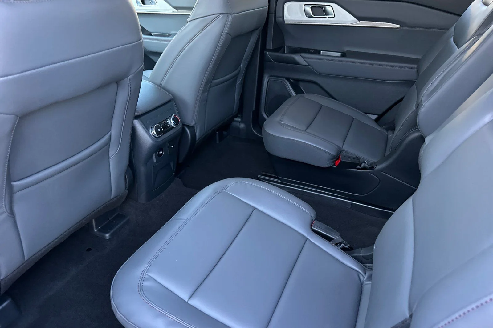 New 2026 Carbonized Gray Metallic Ford Active image 11