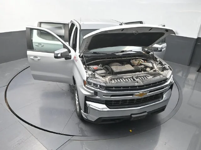 Used 2020 Silver Chevrolet LT image 40
