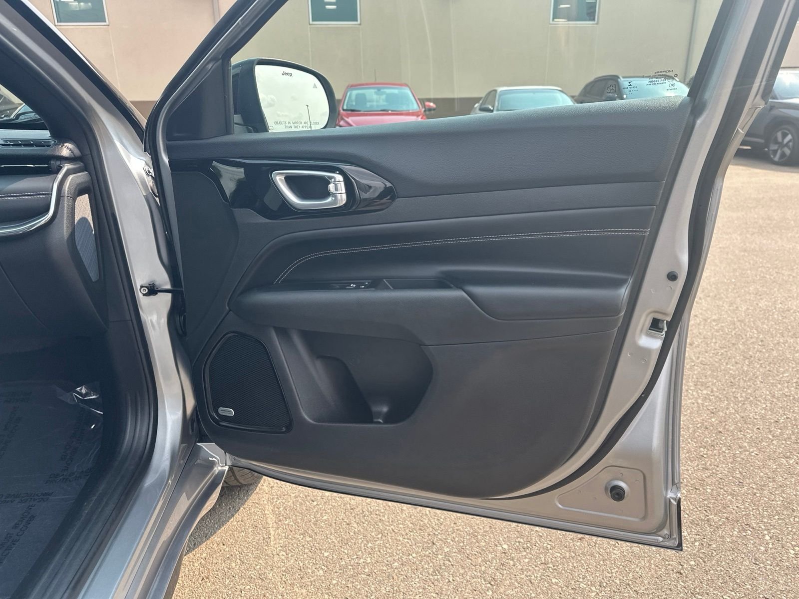 Used 2022 Silver Jeep Limited High Altitude image 35