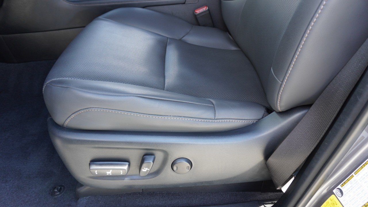 Certified Used 2023 Gray Lexus GX 460 Premium image 25