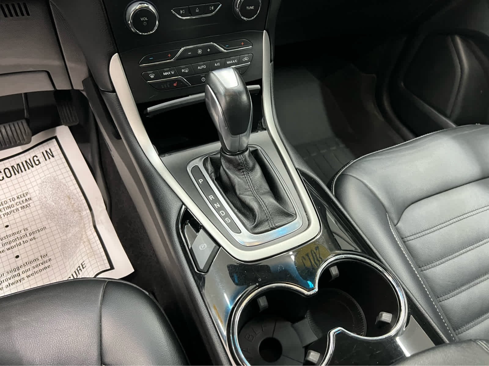 Used 2015 White Platinum Metallic Tri-Coat Ford SEL image 27