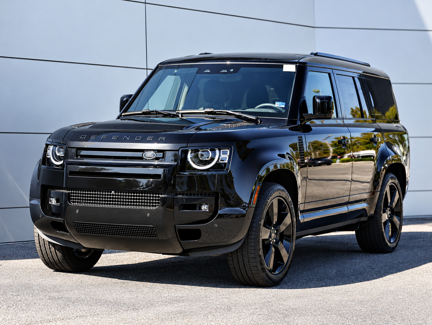 New 2026 Black Land Rover X-Dynamic SE image 1