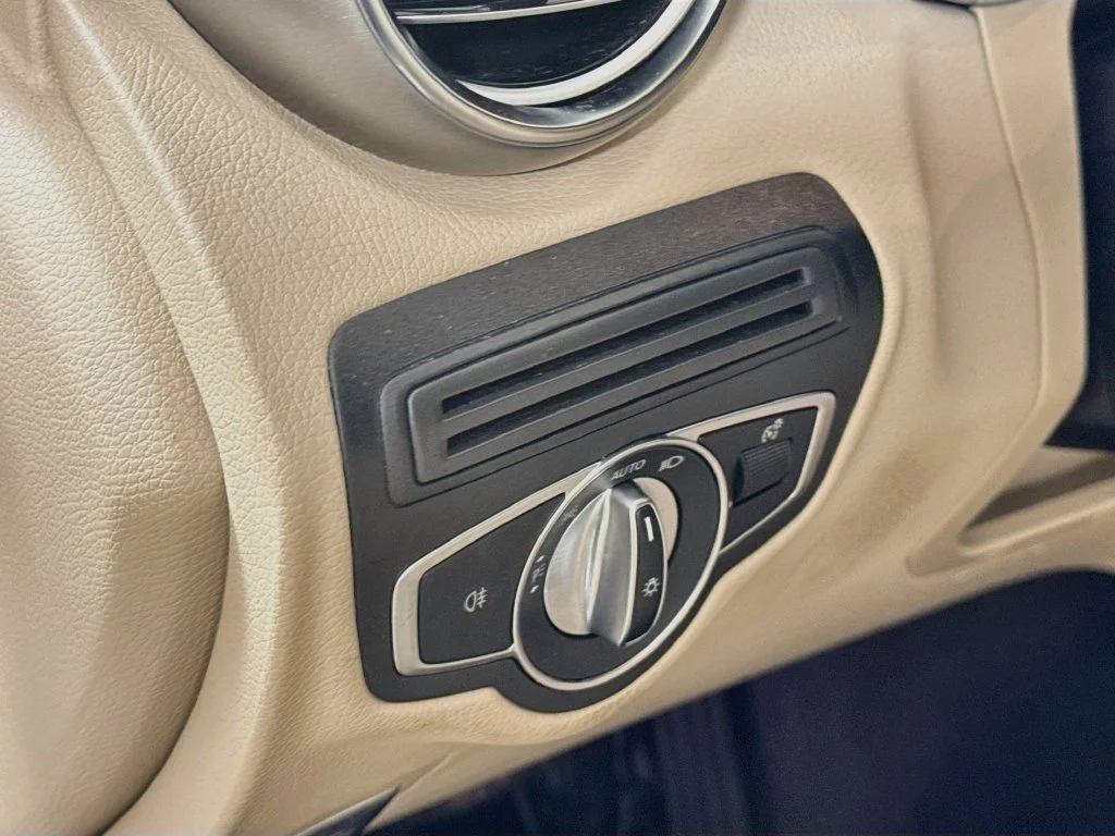 Used 2021 White Mercedes-Benz GLC 300 image 10