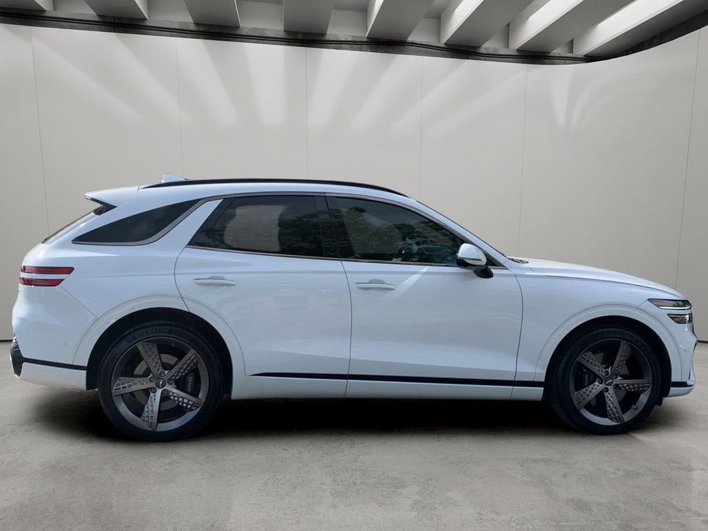 Used 2024 Alta White Genesis 3.5T Sport image 6