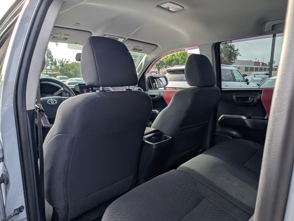 2020 Toyota Tacoma SR5 - Photo 12
