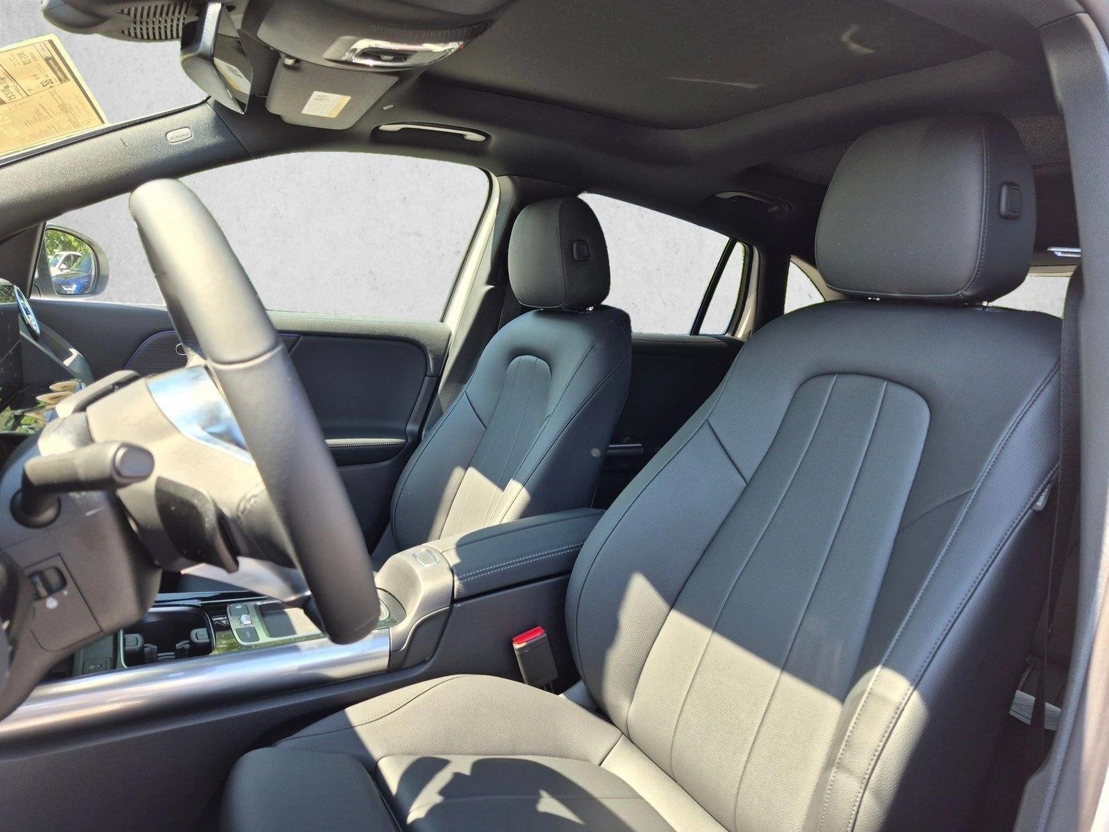 New 2026 Polar White Mercedes-Benz GLA250 image 4