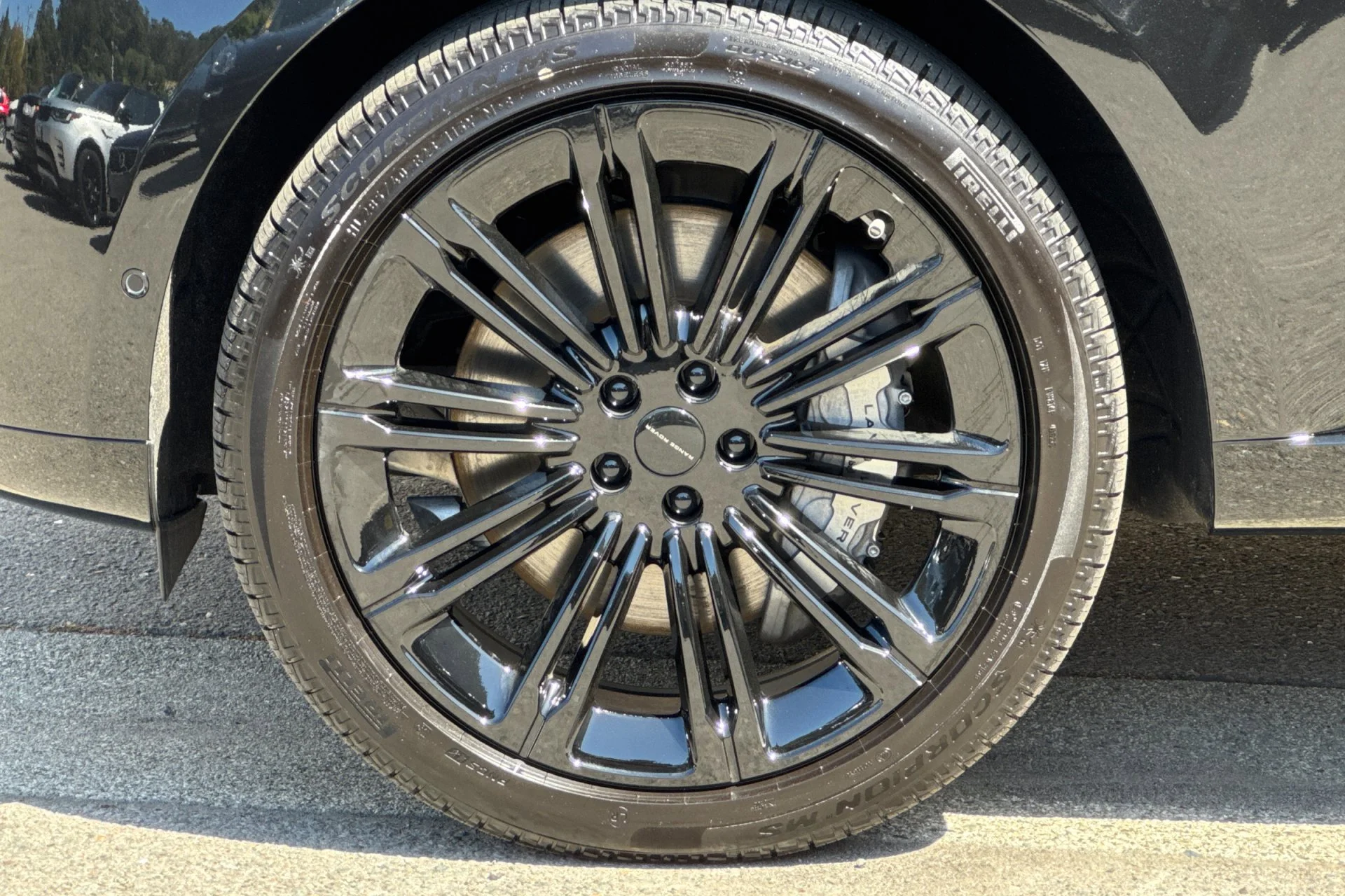 New 2026 Santorini Black Land Rover SE image 11