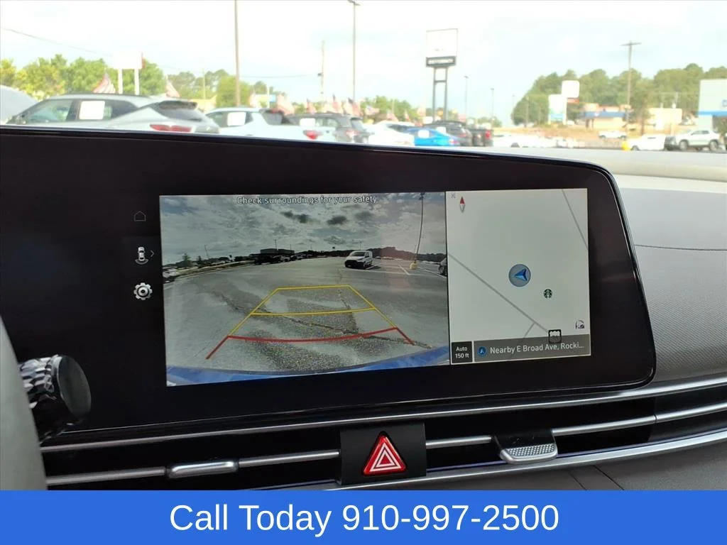 Used 2025 Blue Hyundai SEL Convenience image 8