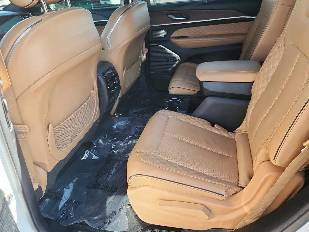Used 2023 Bright White Clearcoat Jeep Summit image 11