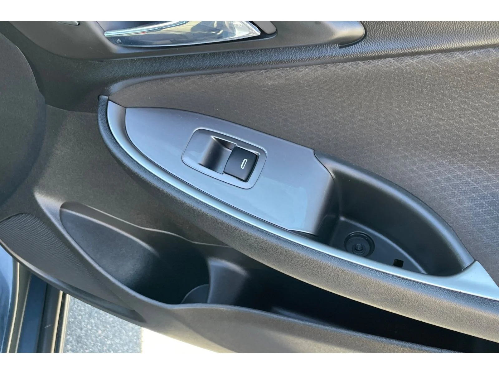 Used 2020 Shadow Gray Metallic Chevrolet LS image 19