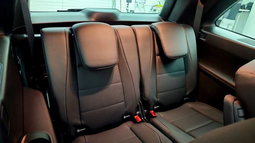 Used 2025 Obsidian Black Metallic Mercedes-Benz GLS 450 4MATIC® SUV w/ Trailer Hitch image 21